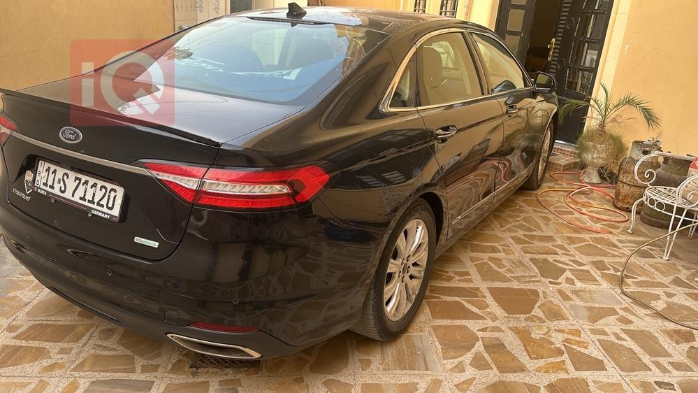 Ford Taurus